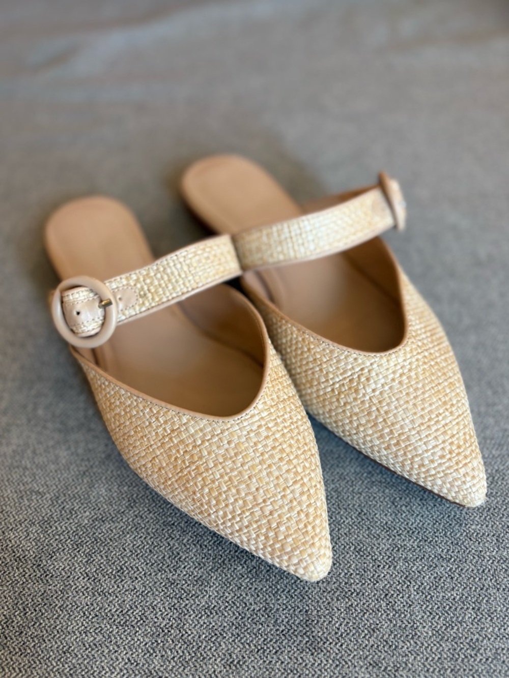 Something Navy Violet Raffia Mules Women’s size 9 Pointed Slip-on Mule Slides